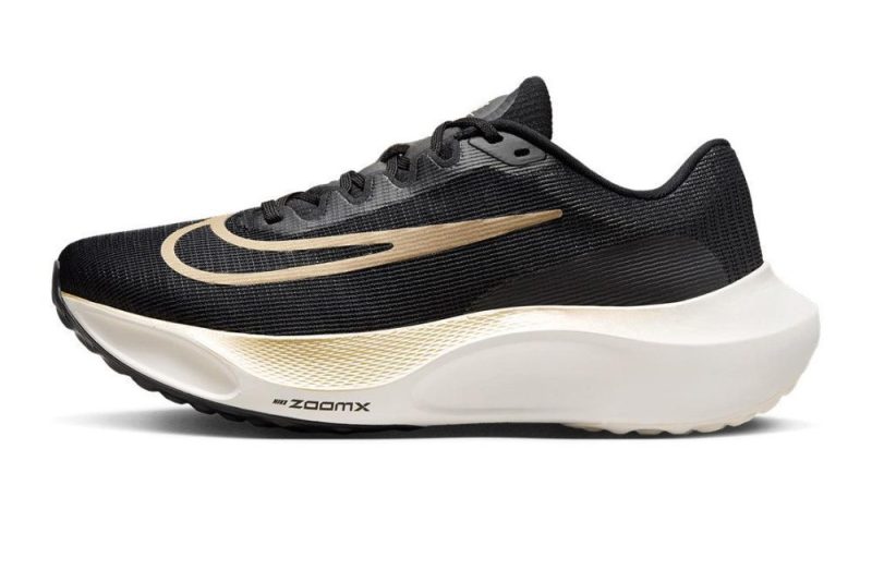 nike zoom fly 5 men s black or metallic gold grain shoes irun singapore 1